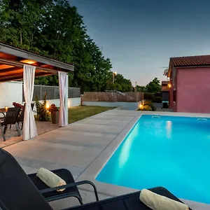  Ferienhaus Laura - Kst414 By Interhome